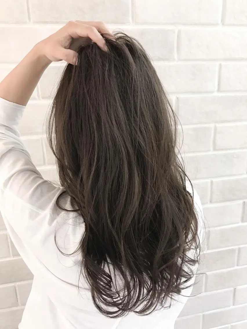 ロング カラー グレージュ カーキグレージュ ヘアカラー トリートメント ✂︎マンツーマン施術 ａｙｅ✂︎のヘアスタイル