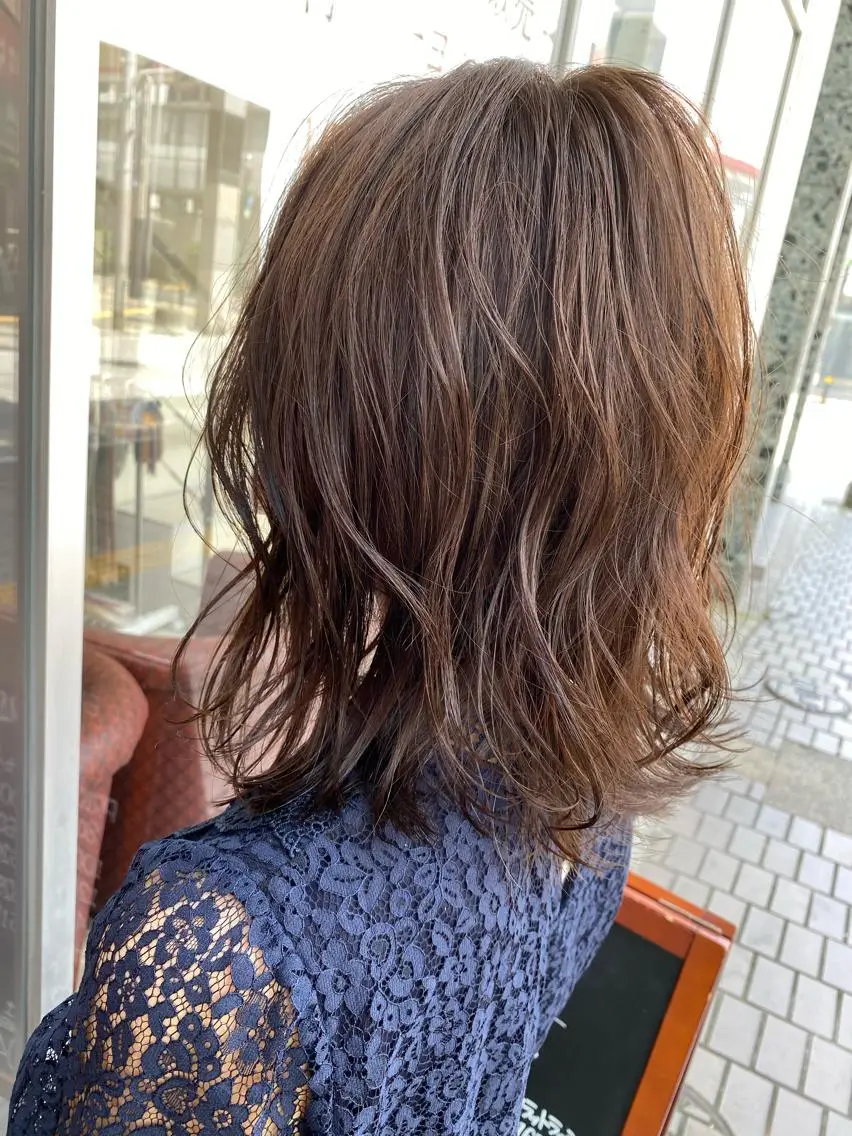 ミディアム カラー 透明感カラー デザインカラー✨新倉 佑奈のヘアスタイル