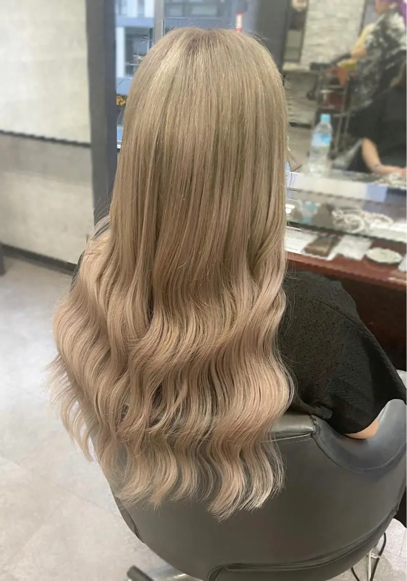 ロング カラー カット ヘアカラー トリートメント エクステ ハイトーンエクステ 🎩カズキ🎩のヘアスタイル