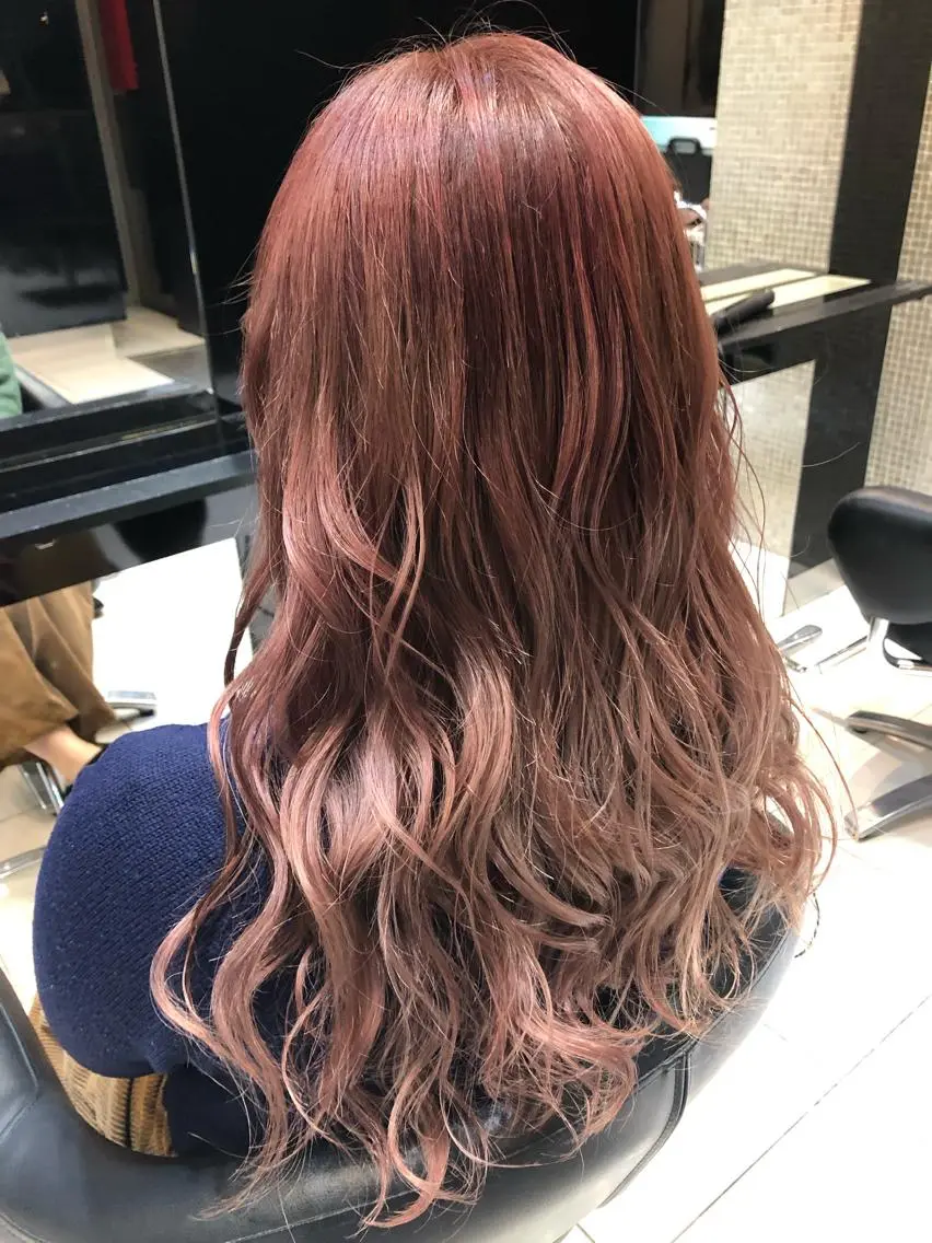ロング カラー グラデーションカラー ピンクカラー 女性リピ90%🍨 🩷佐藤みずきのヘアスタイル
