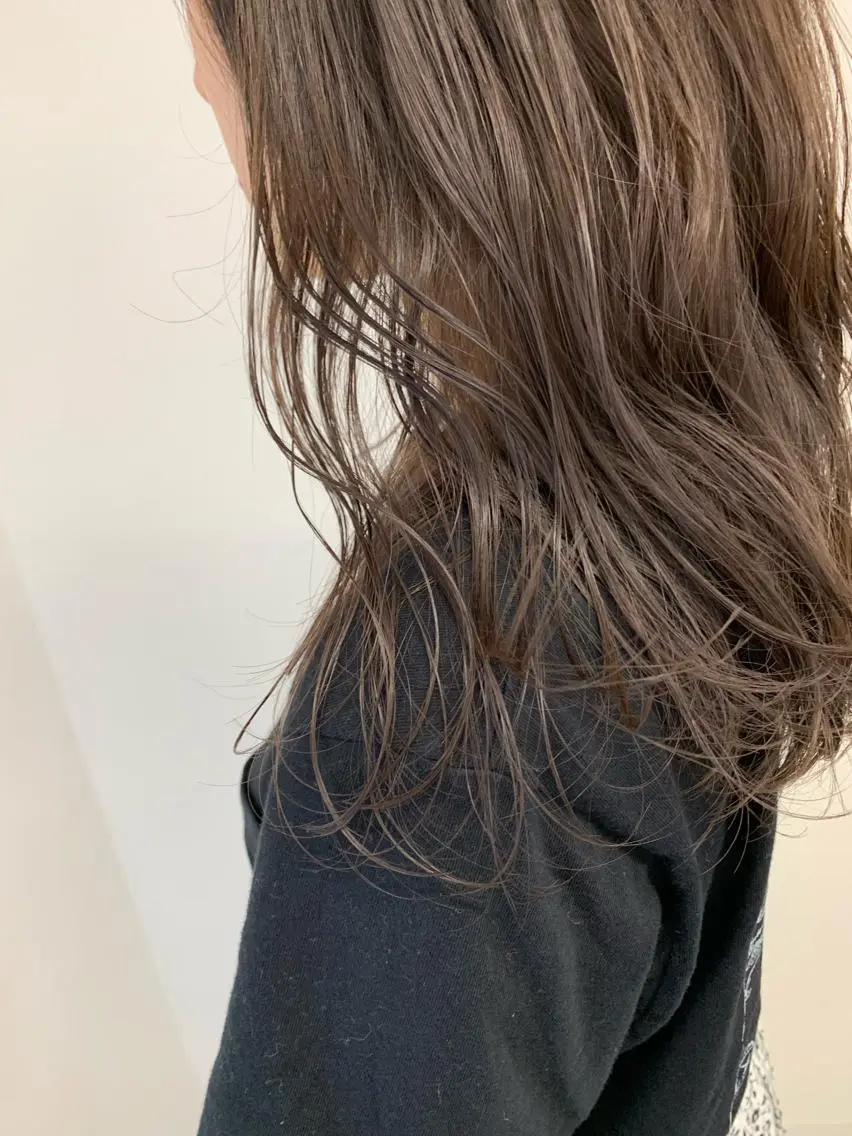 ロング カラー アディクシーカラー ブラウンカラー 透明感カラー カット ヘアカラー 石井 静のヘアスタイル