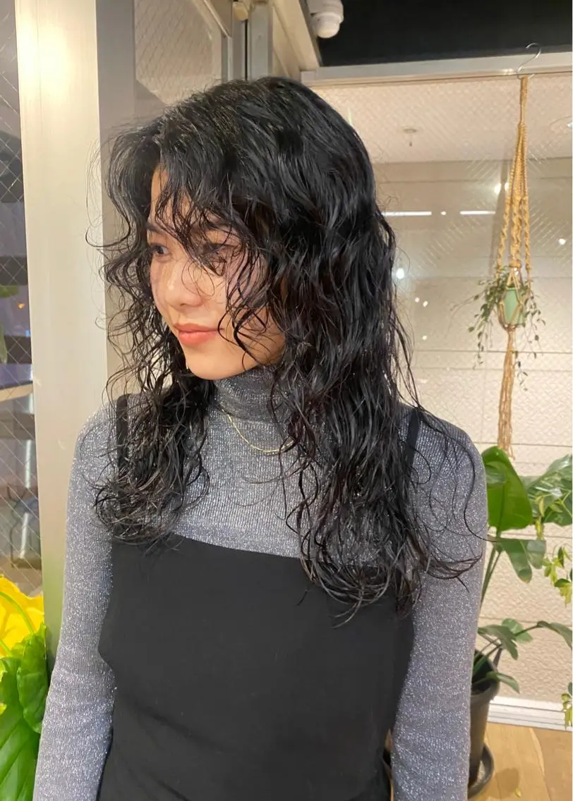 ロング カラー パーマ ヘアアレンジ ウルフカット モデル募集中！ミカのヘアスタイル