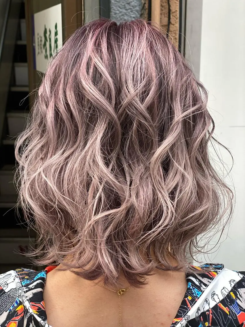 ショート カラー バレイヤージュ ハイトーンカラー レイヤーカット ヘアカラー BAY ソウタのヘアスタイル