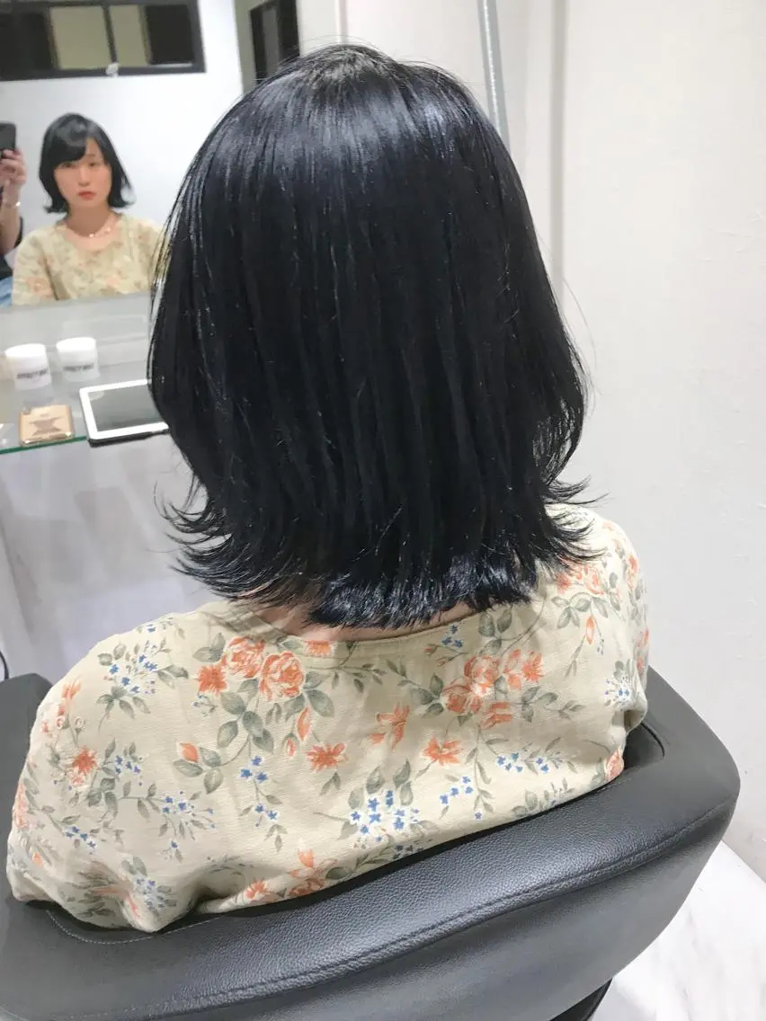 ミディアム カラー ブリーチ 透明感カラー 赤み消し韓国ヘア レイヤー縮毛🤍渡邉のヘアスタイル