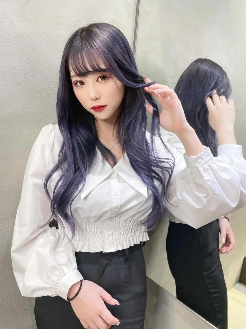 ロング カラー アディクシーカラー ベージュカラー 黒髪 ブリーチ ブルーカラー 透明感カラー×小 顔レイヤー♡ヒデさんのヘアスタイル