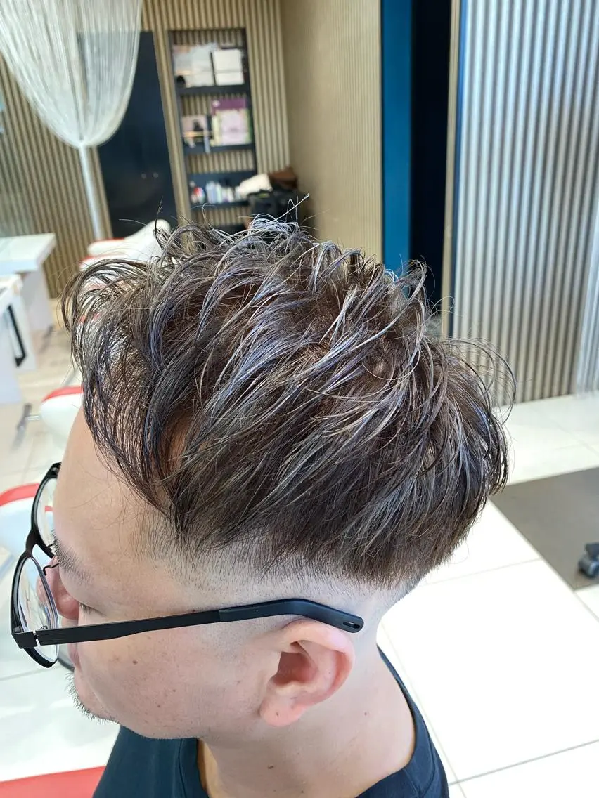 カラー メンズ 星野 聖也のヘアスタイル