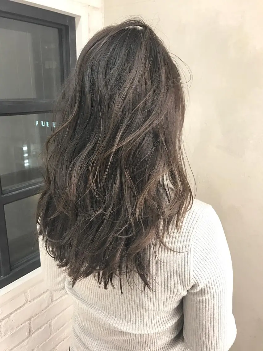 セミロング TOMOYA/ ショート、レイヤーのヘアスタイル