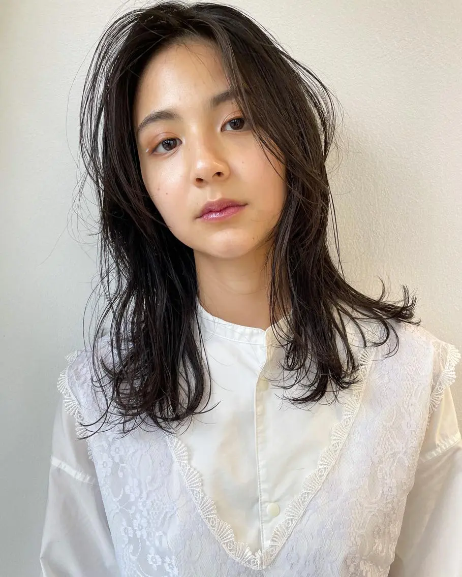 セミロング カラー レイヤーカット カット ヘアカラー トリートメント 村上雅人 ナチュラルモードのヘアスタイル