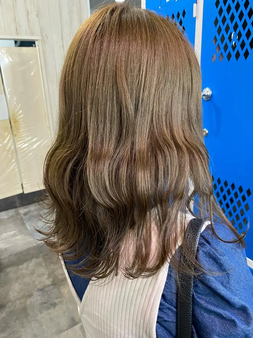 ミディアム カラー アッシュ ベージュカラー ヘアメイクモデル 募集中💛kinoのヘアスタイル