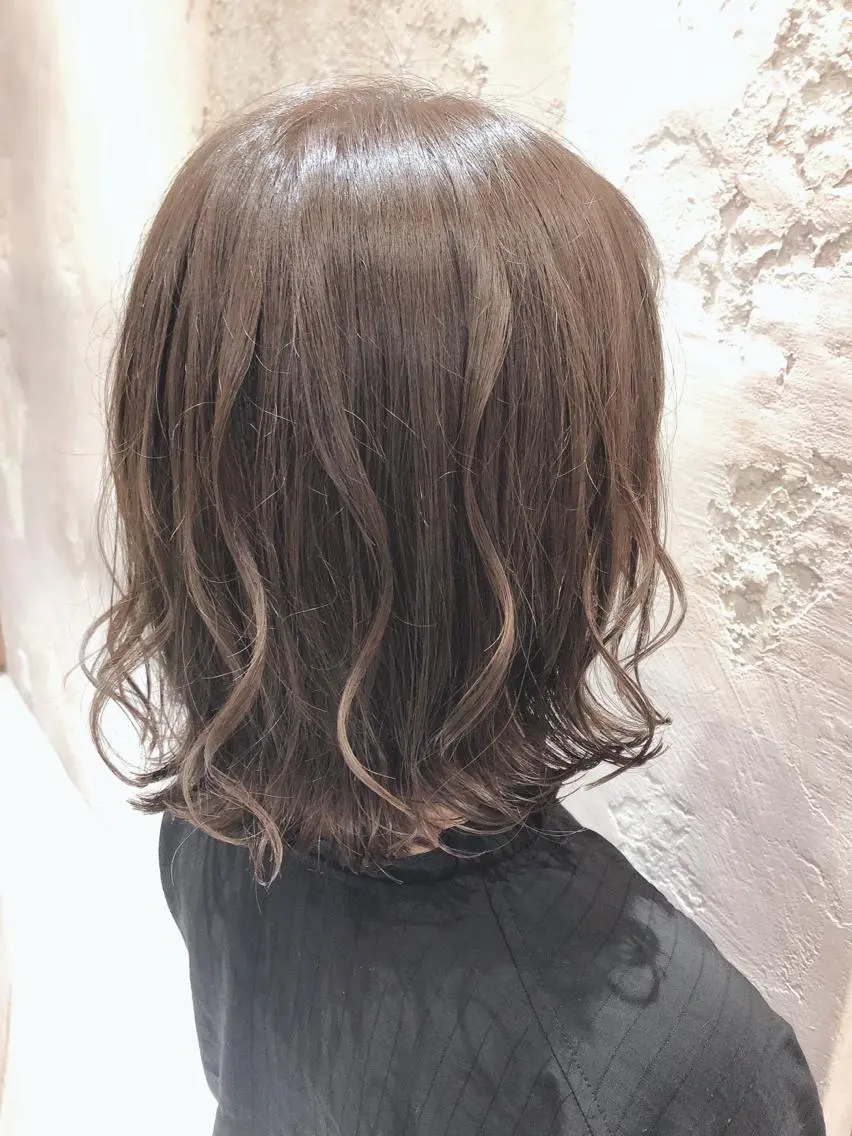 ミディアム チョコレートブラウン カット ヘアカラー トリートメント 代表山口ひな 髪質改善のプロのヘアスタイル