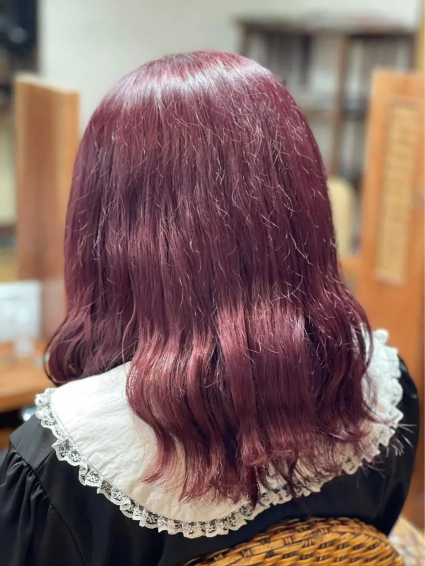 ミディアム カラー ブリーチ カシス ピンクカラー 宮原 菜月のヘアスタイル
