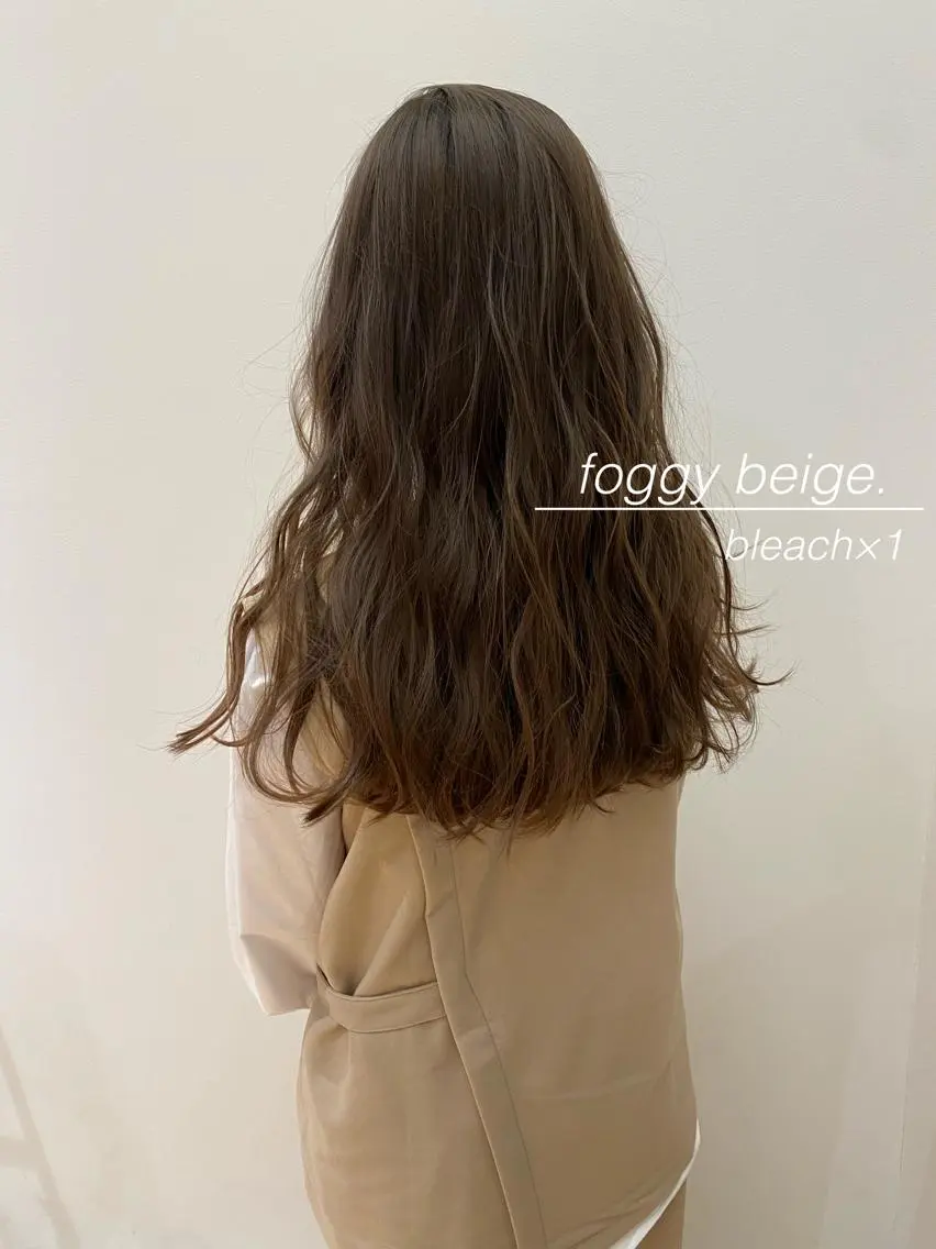 ロング カラー ベージュカラー 小林 夢羽のヘアスタイル