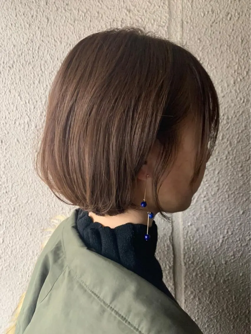 ミディアム カラー ボブ chouette シュエットのヘアスタイル