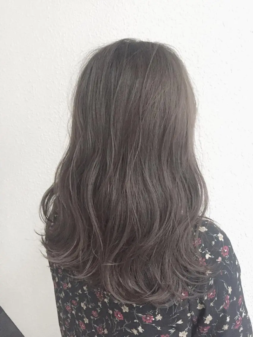 ロング カラー パーマ ヘアアレンジ メンズ キッズ ネイル マツエク・マツパ フォギーグレージュ グレージュ 赤色 新宿/髪質改善/ 美髪矯正✨浅江通友のヘアスタイル