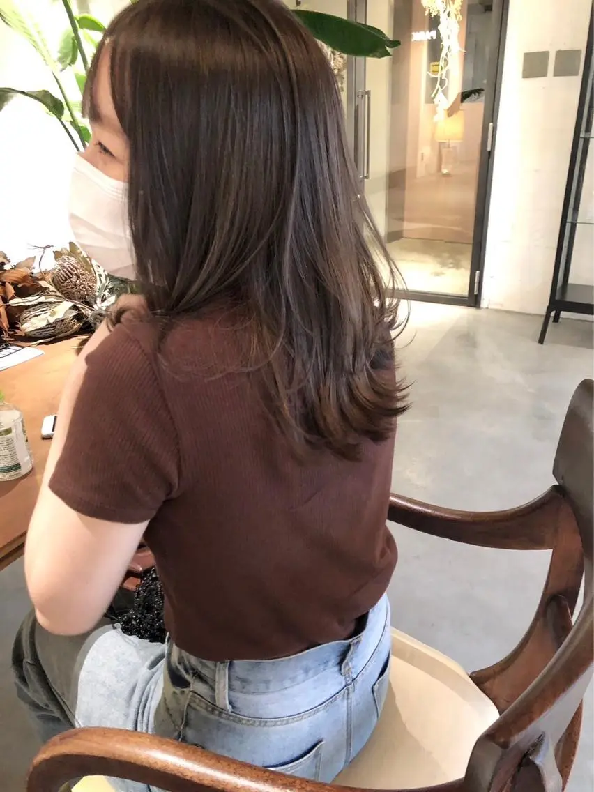 セミロング レイヤーカット 聖 来のヘアスタイル