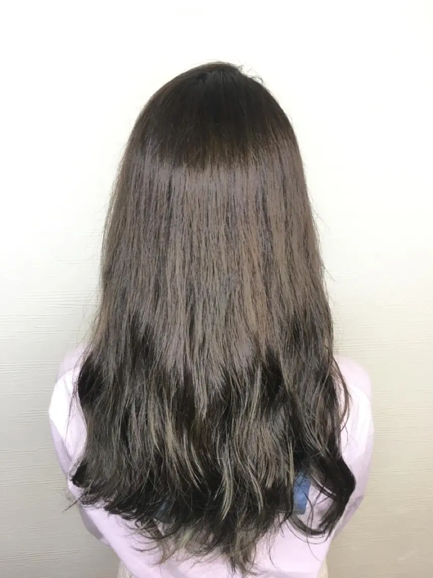 ロング カラー ヘアアレンジ グレージュ オリーブグレージュ オリーブグレー 🧶ブリーチカラー TERU🧶のヘアスタイル