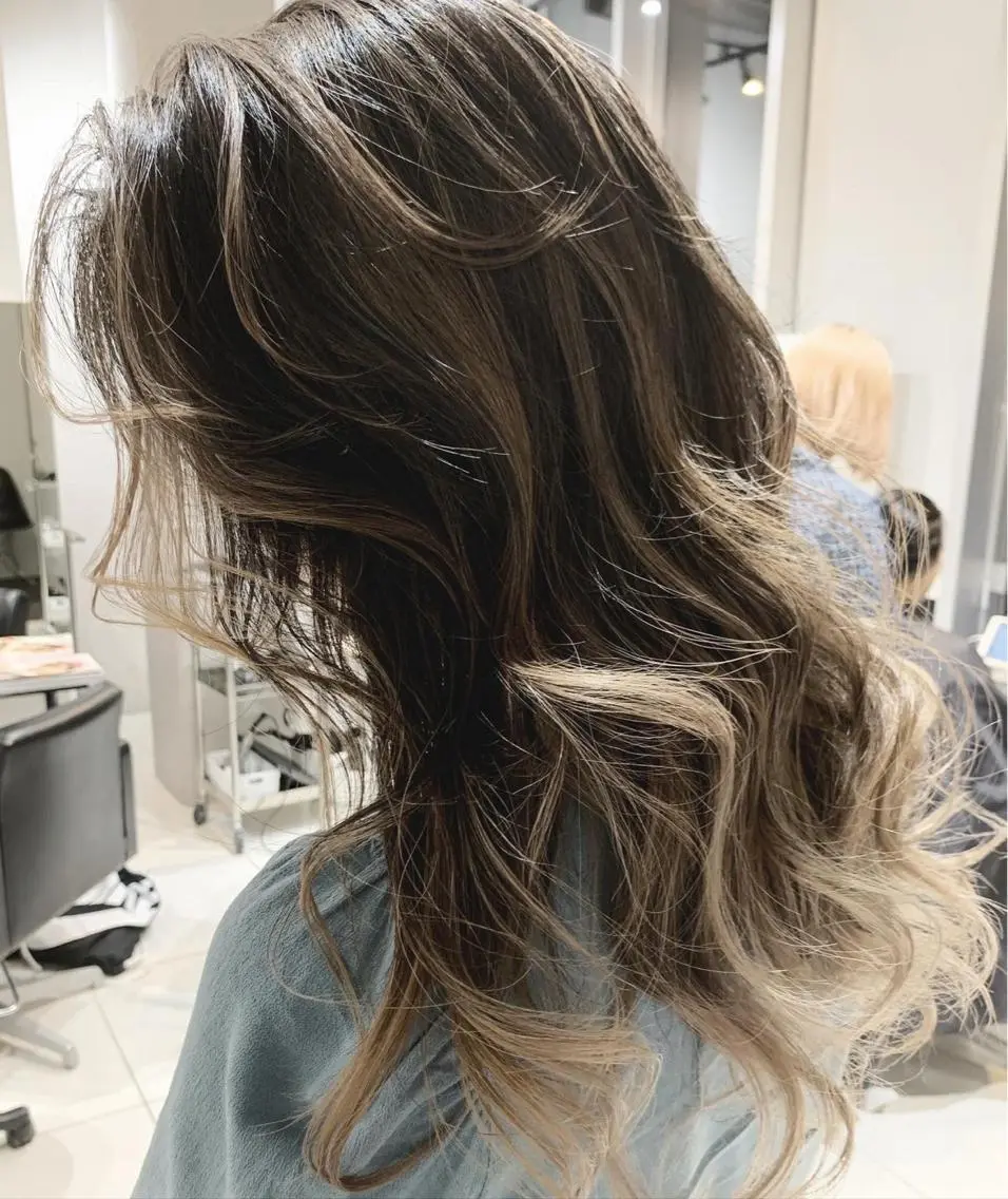ロング カラー パーマ ヘアアレンジ 透明感カラー イルミナカラー 外国人風カラー 【公式】amble luxe池袋東口🩷のヘアスタイル