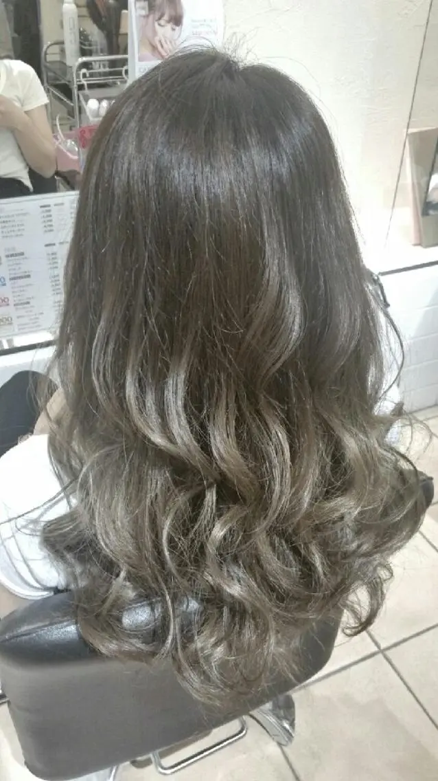 セミロング ロング ミディアム カラー ヘアアレンジ ネイル グラデーションカラー グレージュ グラデーション 【髪質改善美容師】t occa茨木篠原健太のヘアスタイル