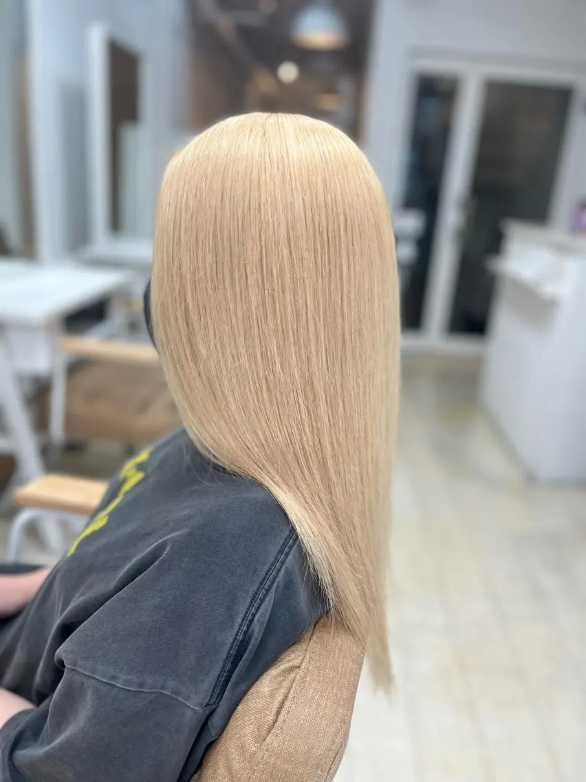 セミロング カラー パーマ ヘアアレンジ キッズ ネイル マツエク・マツパ アイブロウ カット ヘアカラー トリートメント 🧡可愛い色落ち🧡 ハイトーン特化🧡のヘアスタイル