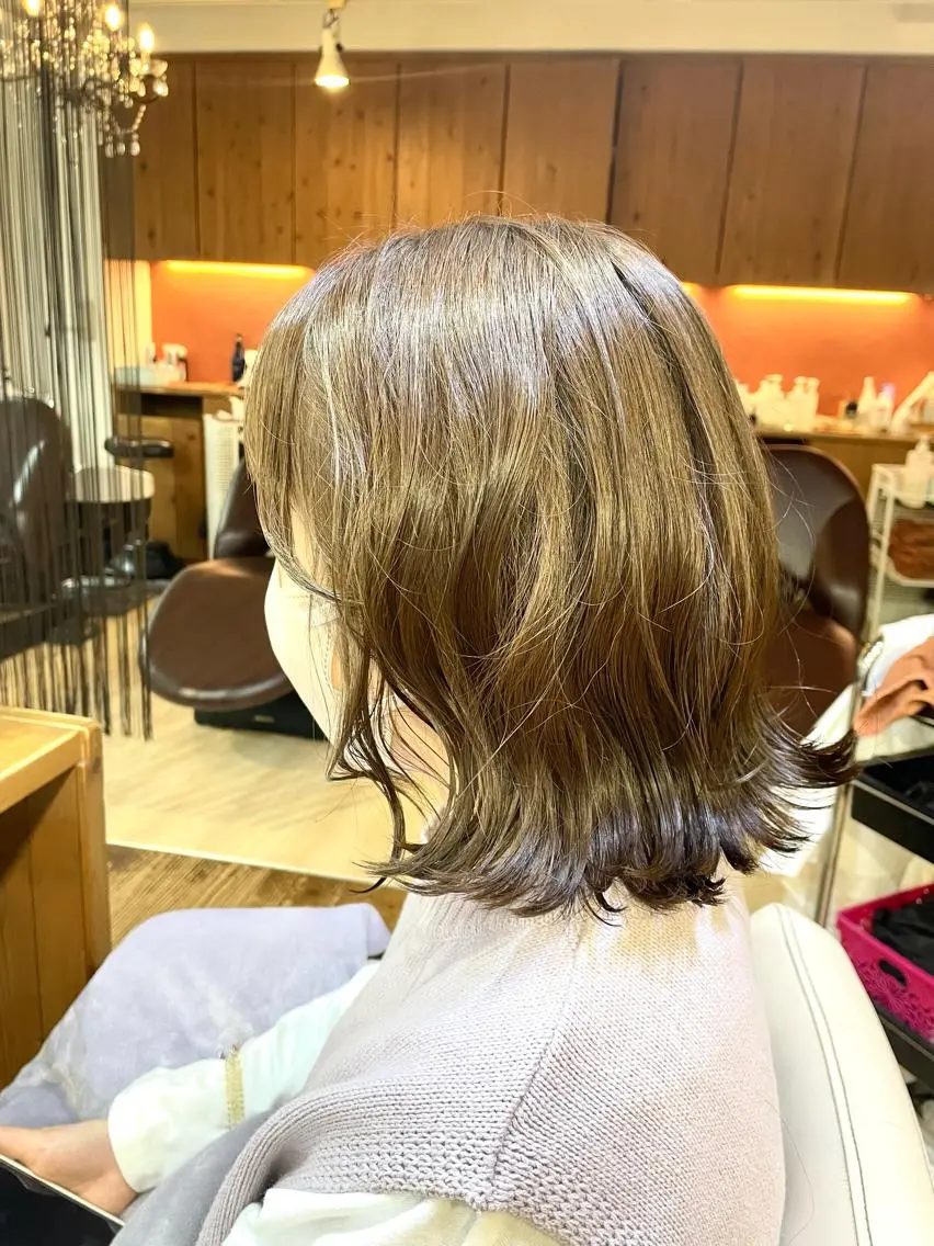 ミディアム 山木 裕子のヘアスタイル