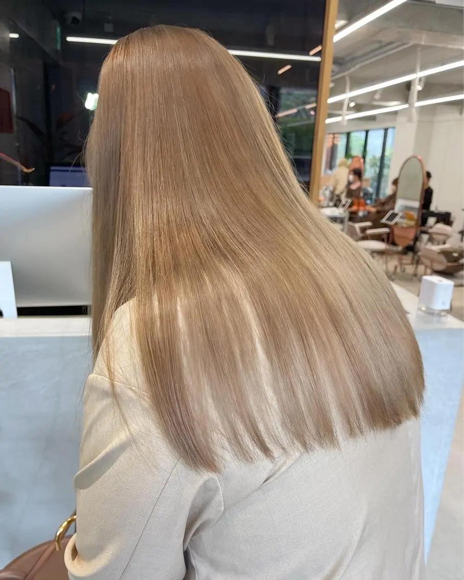 カラー 透明感カラー 鶴井 美空のヘアスタイル