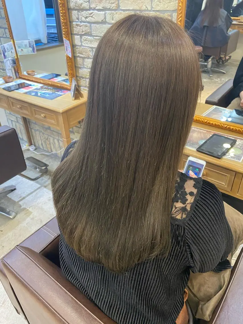 ロング カット ヘアカラー 縮毛矯正 トリートメント 似合わせレイヤーカッ ト🩶瀧本美咲のヘアスタイル