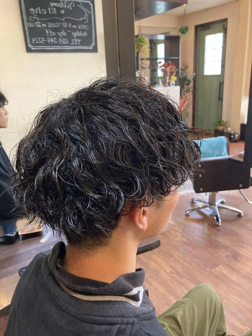 ミディアム パーマ メンズ 波巻きパーマ パーマが得意な【最高 悠斗】のヘアスタイル