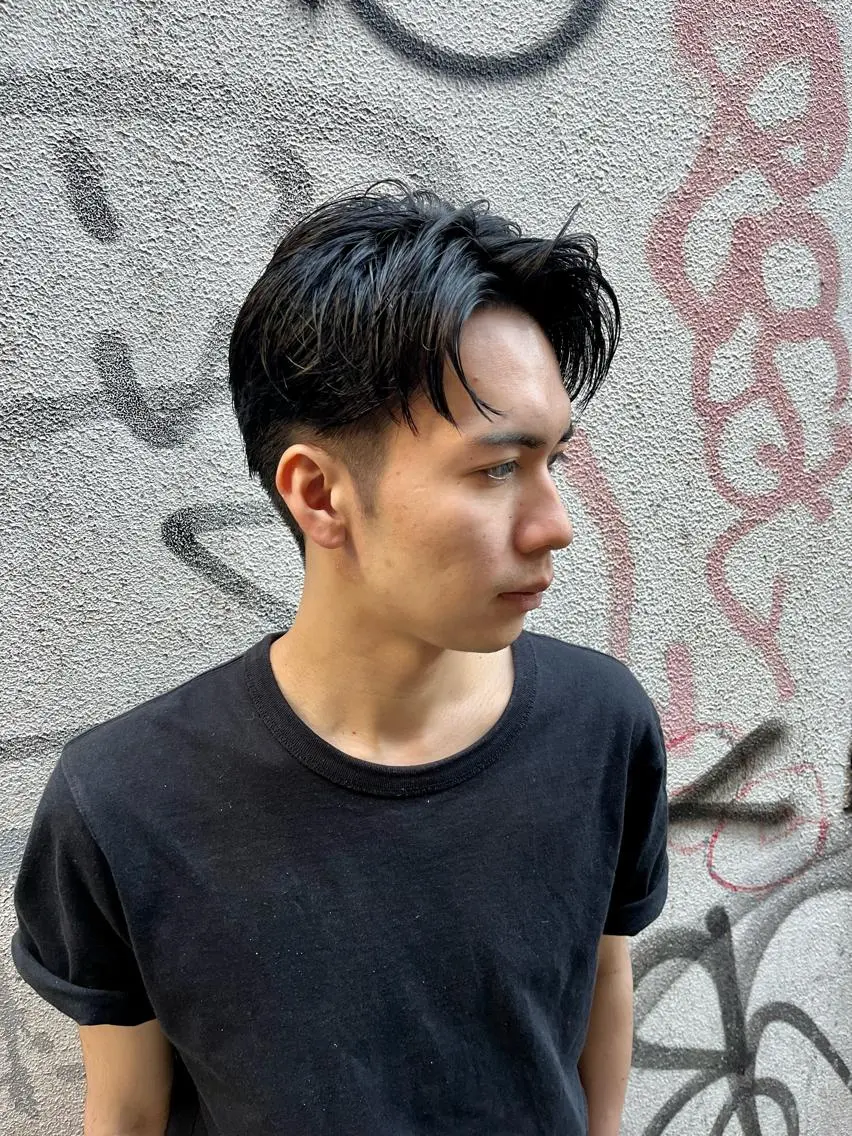 ショート パーマ メンズ メンズバレイヤージュ メンズブリーチ メンズハイライト メンズハイトーン メンズインナーカラー カット ヘッドスパ ヘアセット 二ヶ月綺麗なデザイン カット/星野六三四のヘアスタイル