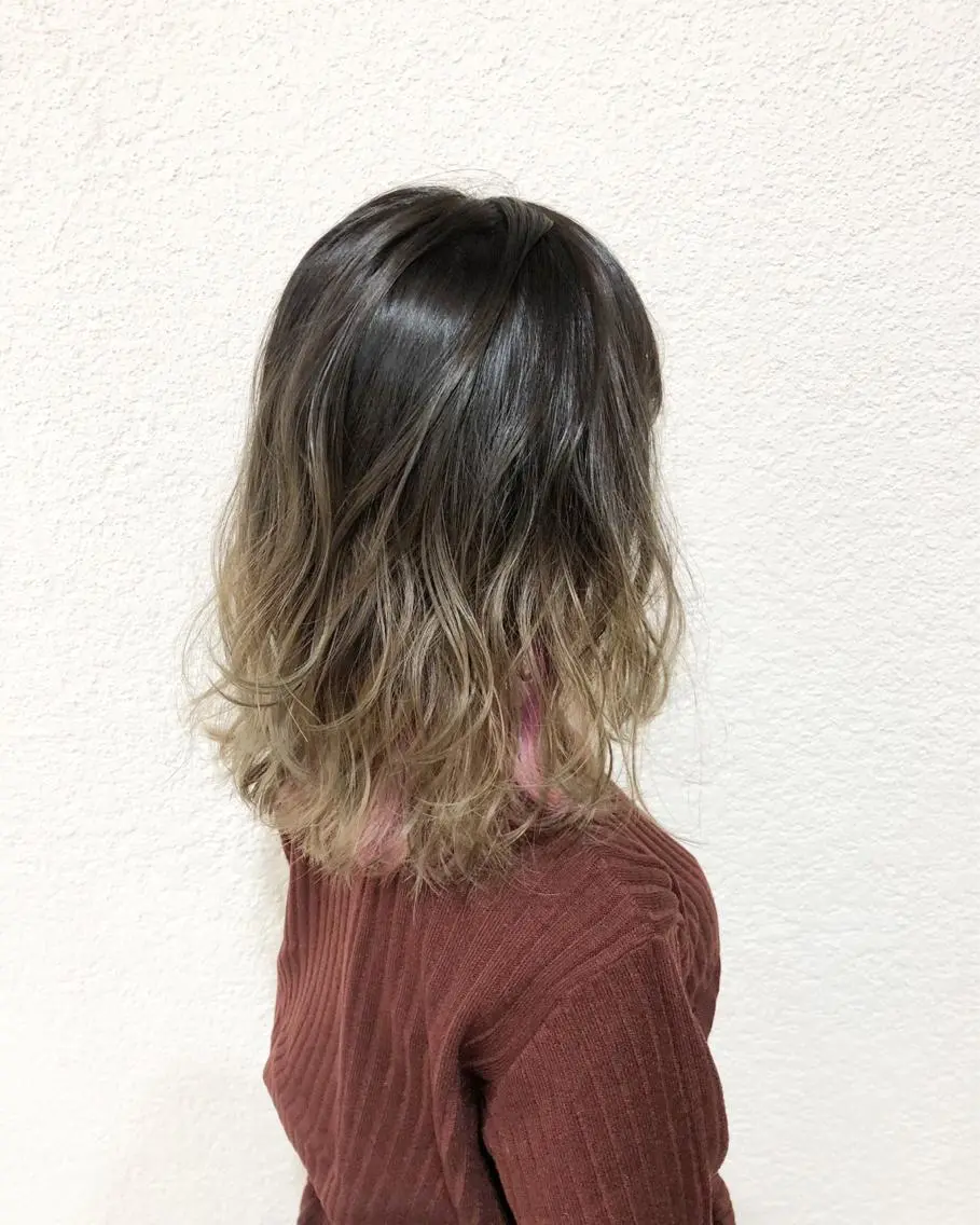 セミロング カラー グラデーションカラー 髪質改善で 憧れの潤艶美髪にのヘアスタイル