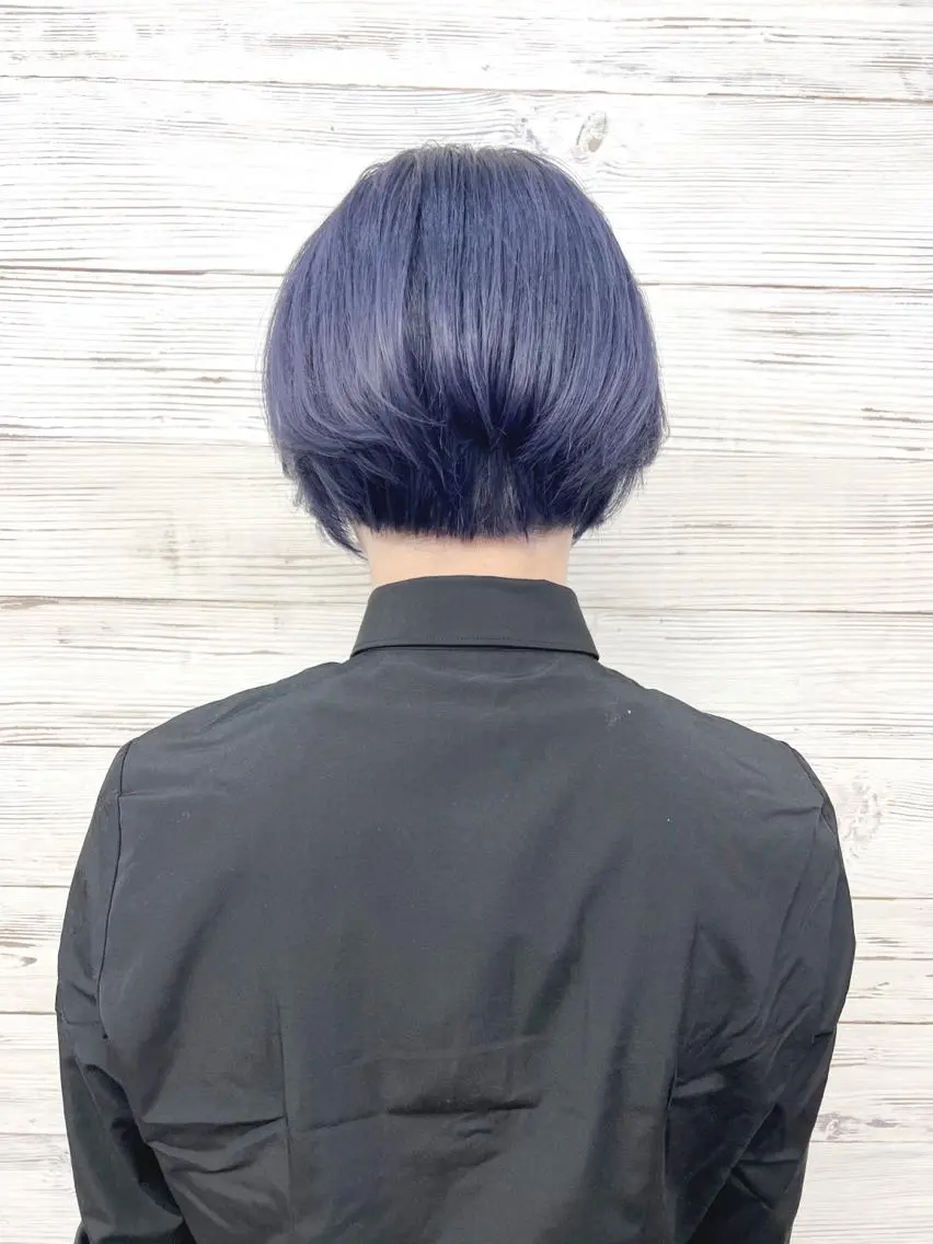 ショート カラー ヘアアレンジ 黒髪 ブリーチ ブルーカラー ブルーブラック ネイビーカラー ヘアカラー トリートメント 枝毛カット&髪質改善 満足NO.1岡しゃんのヘアスタイル