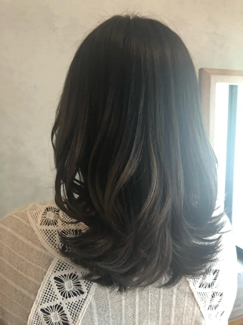 ロング アッシュ レイヤーカット Hair&Make Nahoのマツエク・マツパデザイン