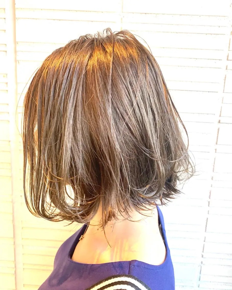 ショート 外ハネヘア 斉藤大河 カラー/縮毛矯正のヘアスタイル