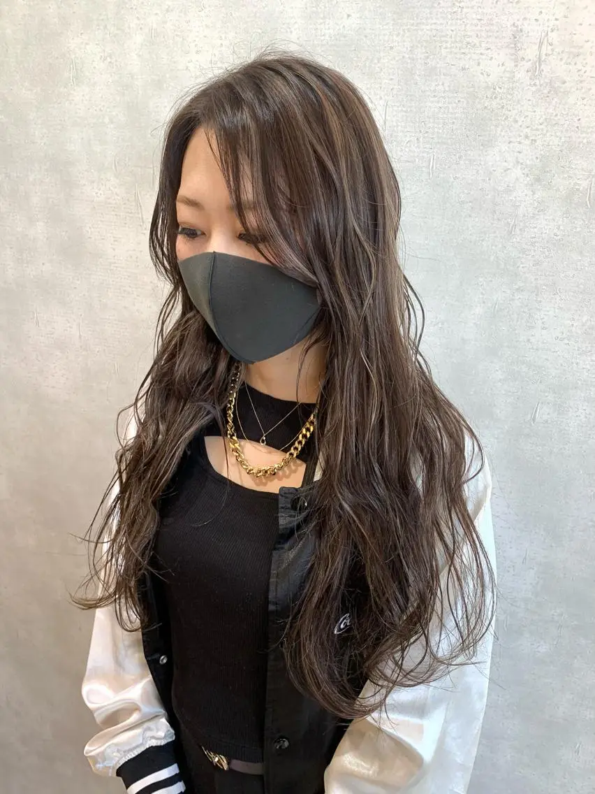 ロング カラー ヘアアレンジ ハイライトカラー ハイライト ヘアカラー ROSEL末吉 海渡のヘアスタイル
