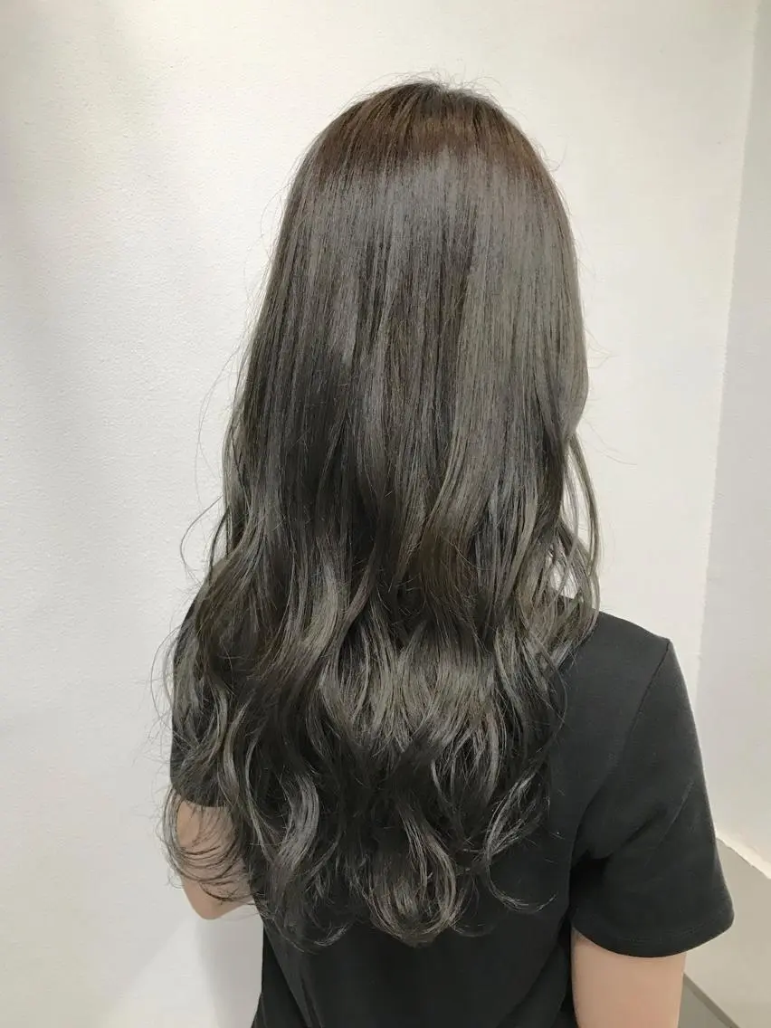 セミロング カラー ヘアアレンジ ダークグレー カット ヘアカラー トリートメント GiseL天神カラー 髪質改善/ブリーチのヘアスタイル