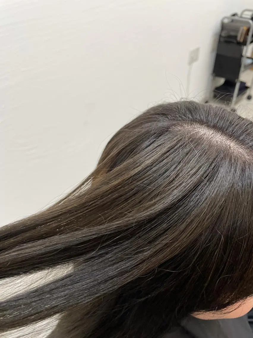 カラー ブリーチ 透明感カラー 関根 陽平のヘアスタイル