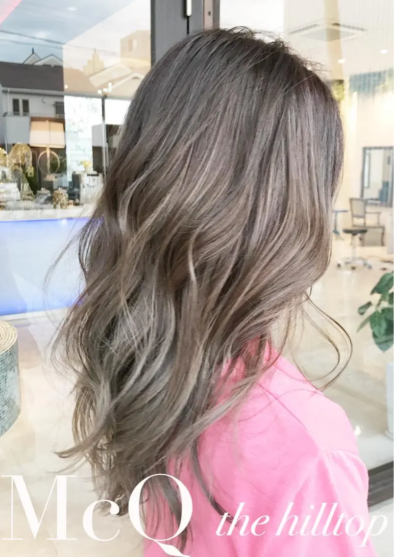 セミロング ハイライト haretoki 髪質改善サロンのヘアスタイル