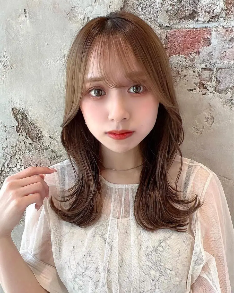 セミロング カラー ベージュカラー ブラウンカラー くびれヘア 髪質改善 縮毛矯正 🧡くびれヘア/前髪 顔周り🧡久原結衣のヘアスタイル