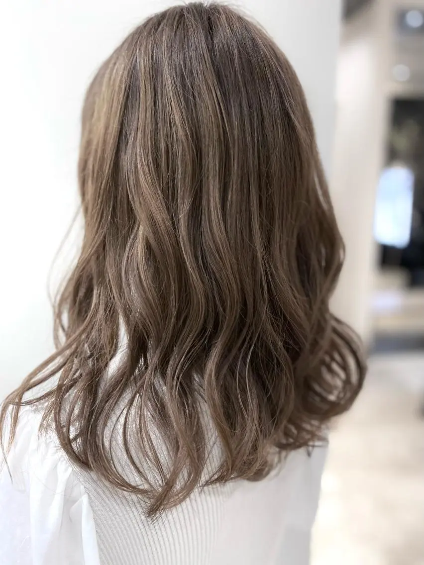 ミディアム カラー ベージュカラー ブリーチ ケアブリーチ 透明感カラー ラベンダーカラー カット ヘアカラー トリートメント 【韓国艶カラー】 Katoのヘアスタイル