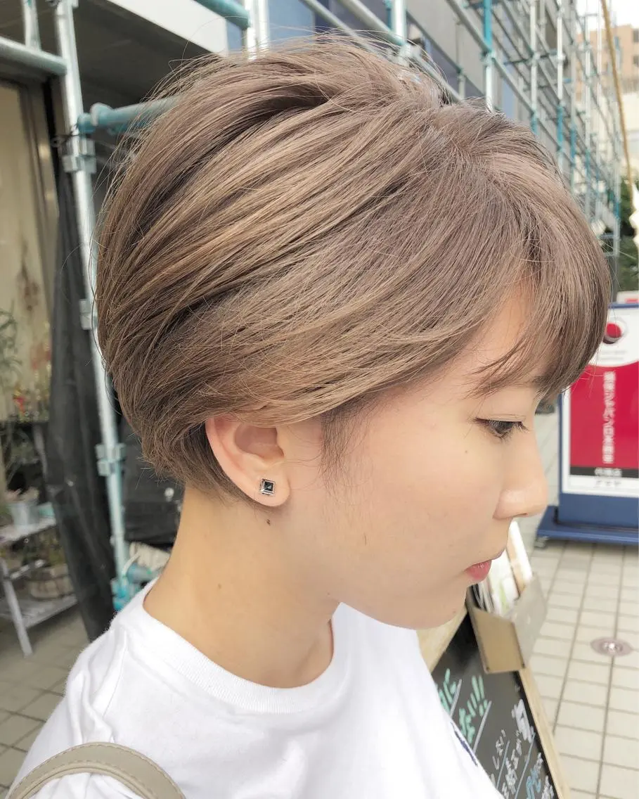 ショート カラー ヘアカラー 似合わせ レイヤー須川のヘアスタイル