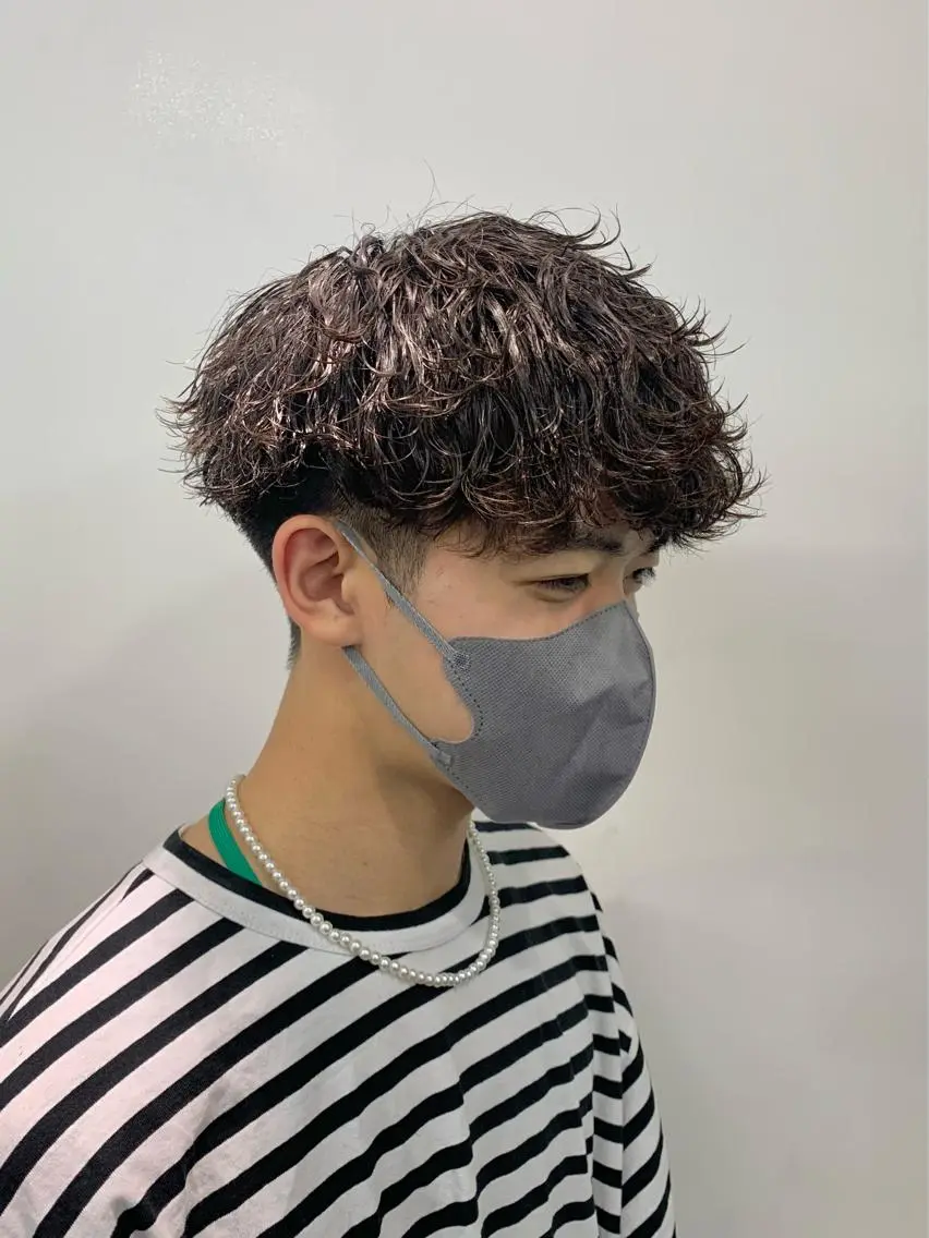 ショート パーマ メンズ マッシュ 刈り上げ 波巻きパーマ カット パーマ メンズ特化美容師/ 藤戸 椋のヘアスタイル