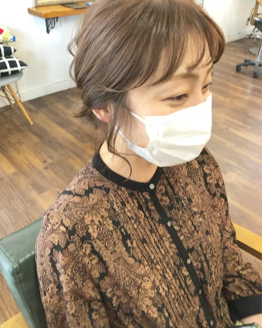 ショート カラー グレージュ ラベンダーカラー ラベンダーグレージュ ラベンダーグレー カット ヘアカラー 江原 彩華のヘアスタイル