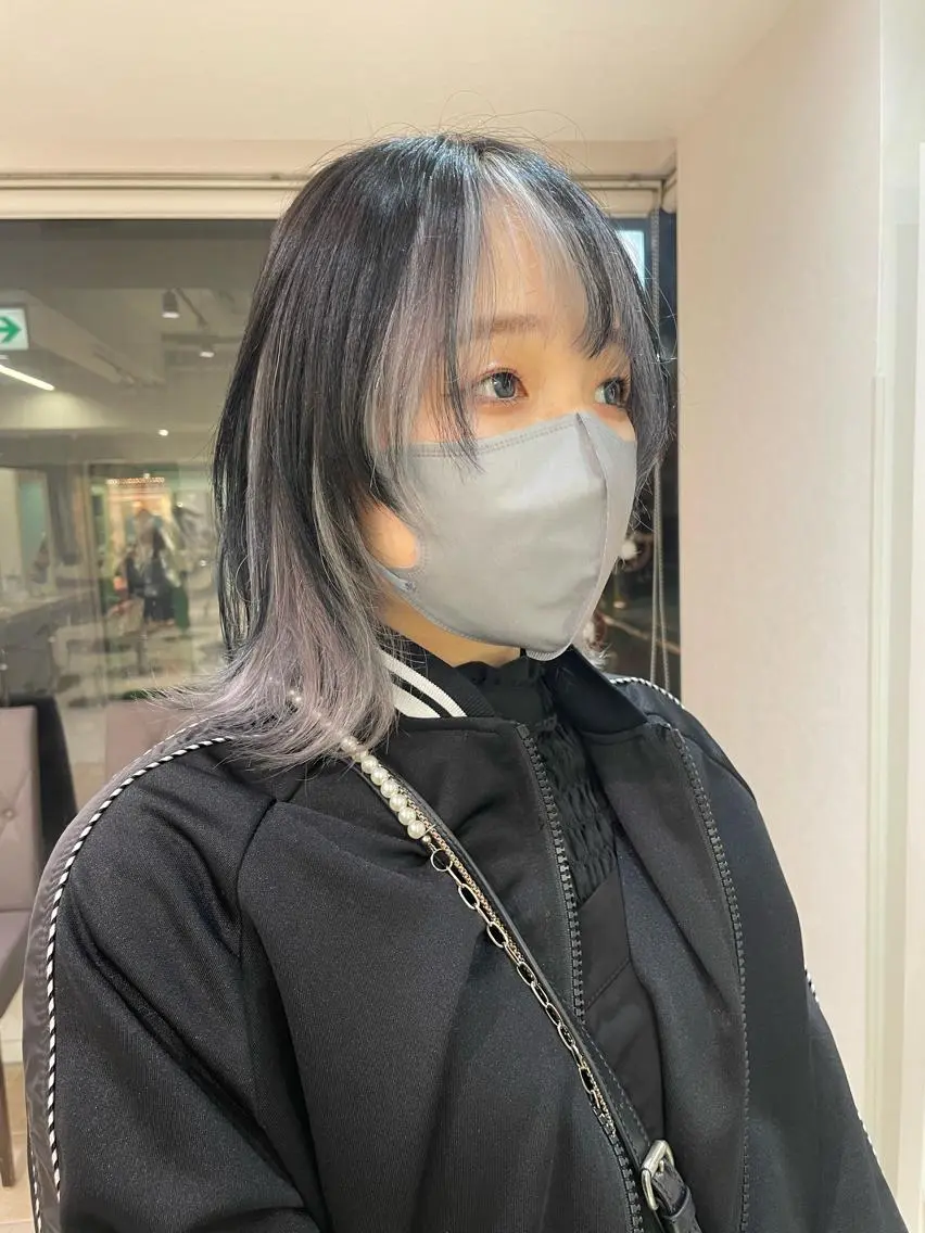 ミディアム カラー 渡部凌我 小顔ウルフ ハイトーンカラーのヘアスタイル