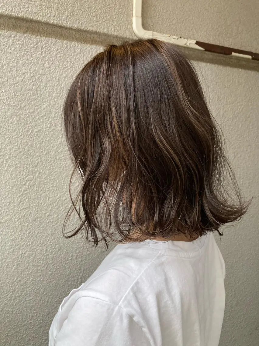 ミディアム カラー 透明感カラー ハイライトカラー ハイライト ヘアカラー 奥野 紗弓のヘアスタイル