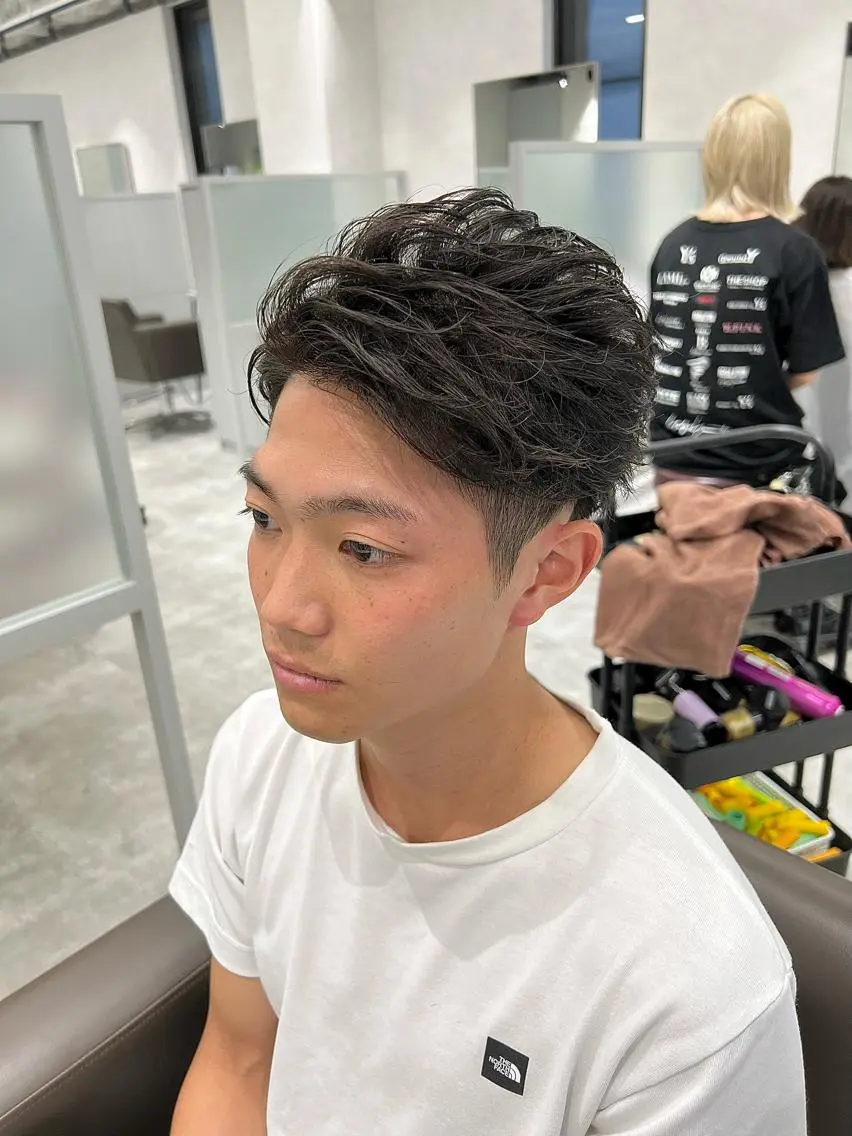 ショート カラー パーマ メンズ 関西センターパート メンズモデル募集のヘアスタイル