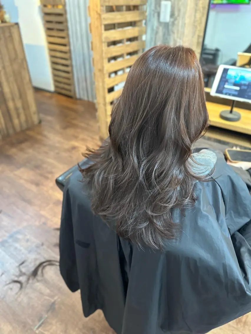 ロング カラー レイヤーカット カット ヘアカラー トリートメント Luzir⭐︎ GEN⭐︎のヘアスタイル