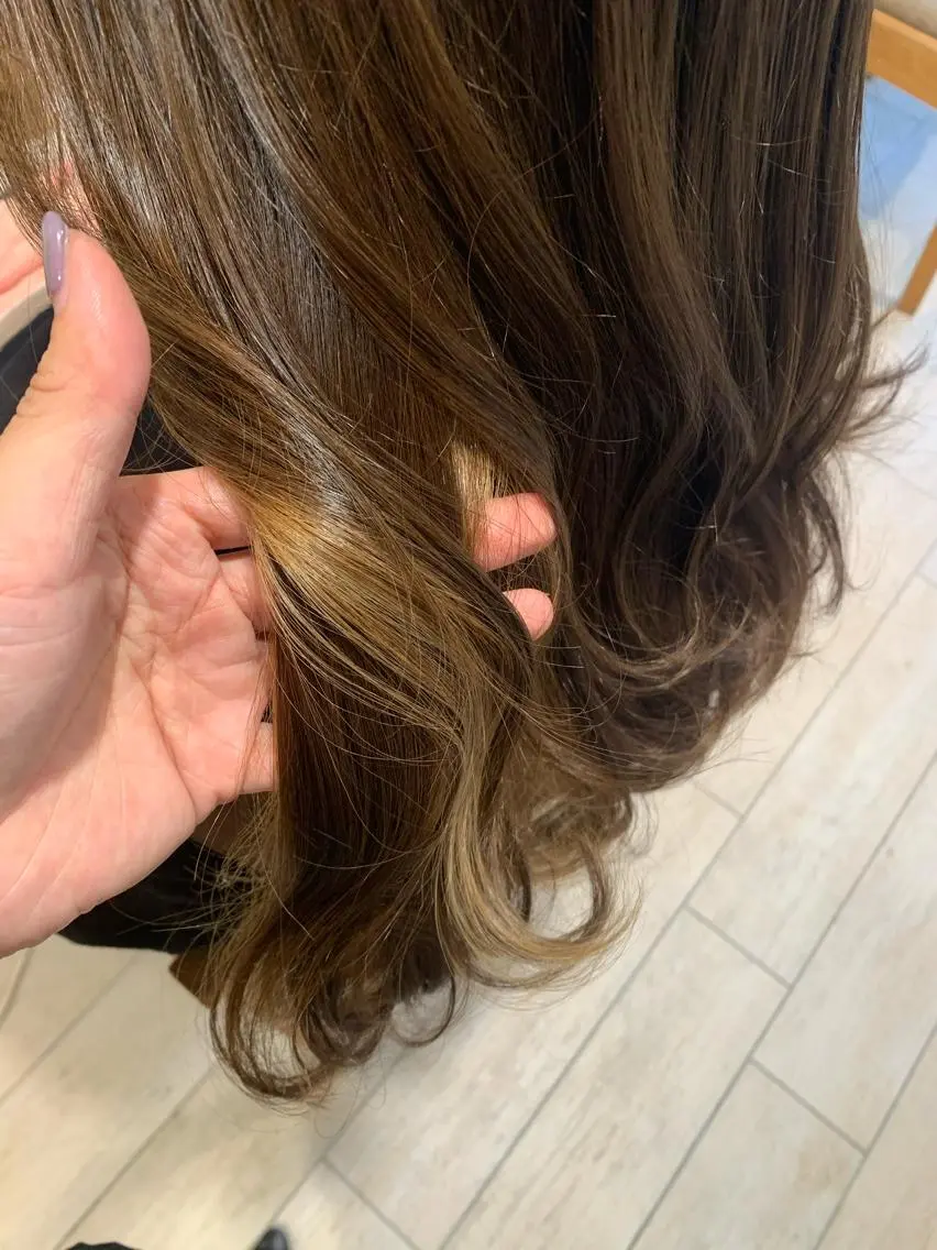 ロング 勝野 優佳のヘアスタイル