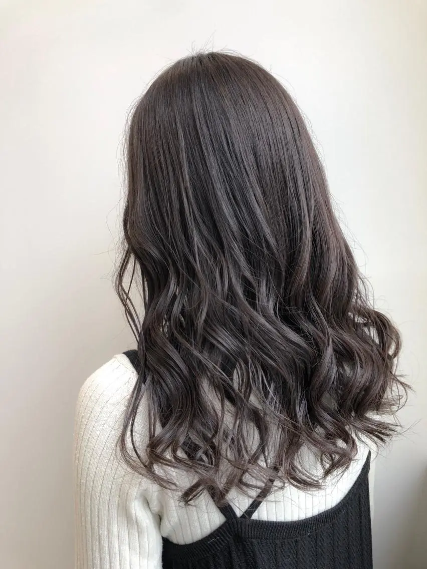セミロング カラー アッシュ アッシュグレー 【透明感、艶髪】西村 有司のヘアスタイル