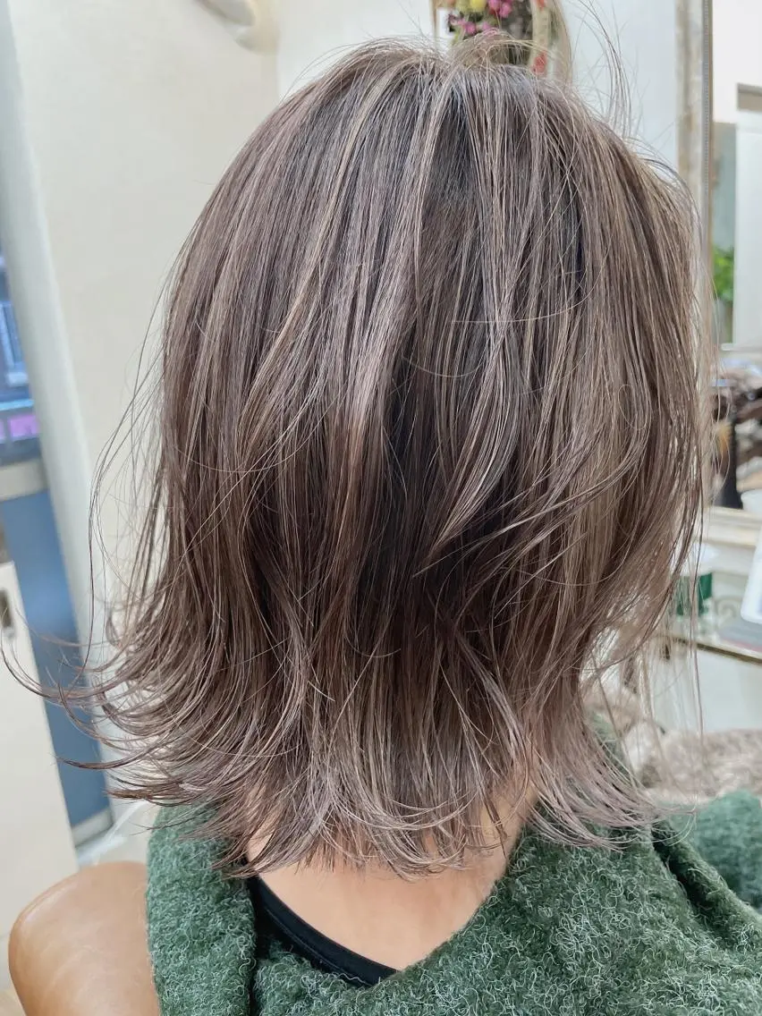 ミディアム カラー バレイヤージュ ハイライトカラー ハイライト レイヤーカット TOWA 野村　コウダイのヘアスタイル