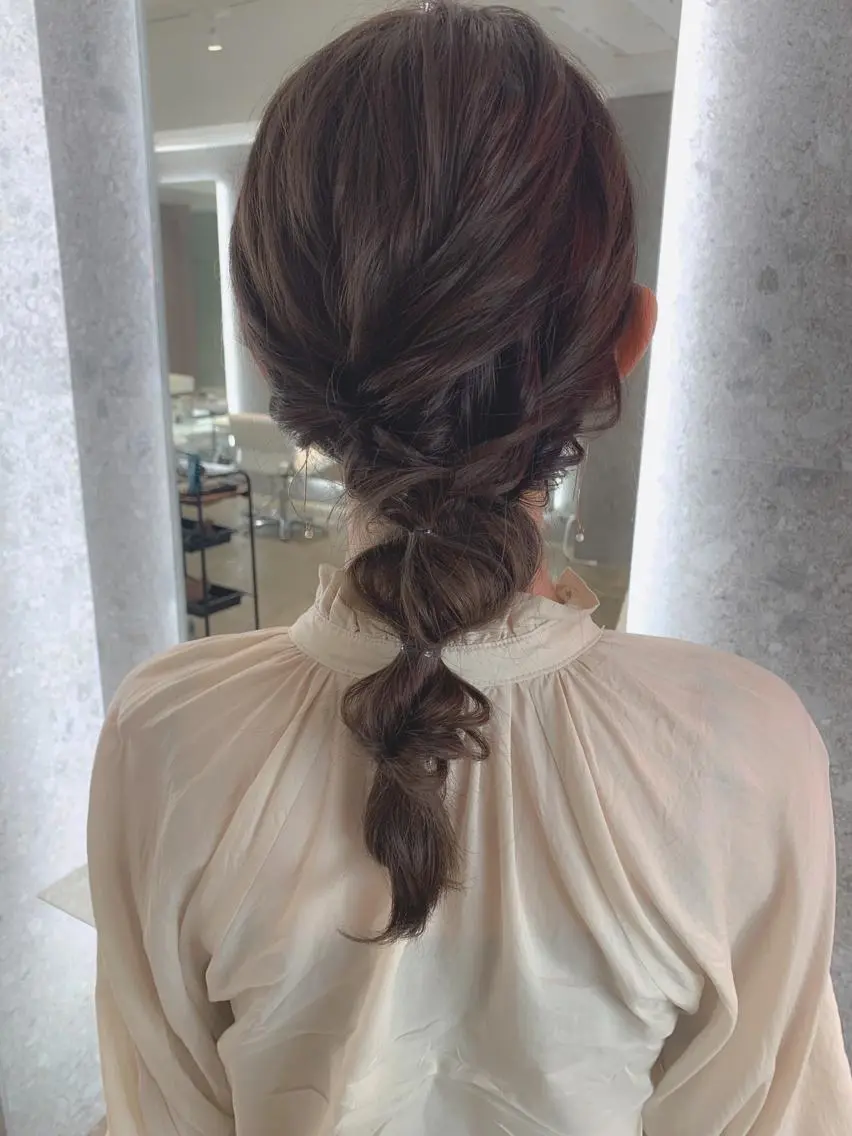 セミロング カラー ヘアアレンジ カット ヘアカラー トリートメント 山下 千明のヘアスタイル