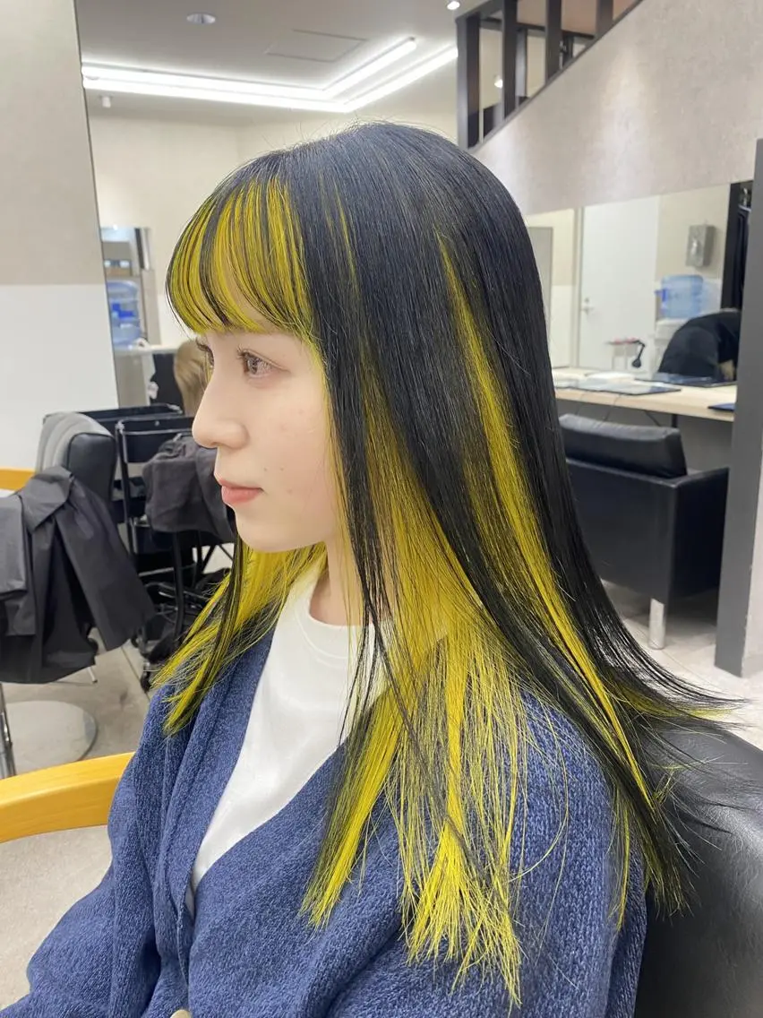 セミロング カラー ミストバング ブリーチ  フェイスフレーミング イエローカラー カット ヘアカラー トリートメント lafit ラフィット 下大利のヘアスタイル